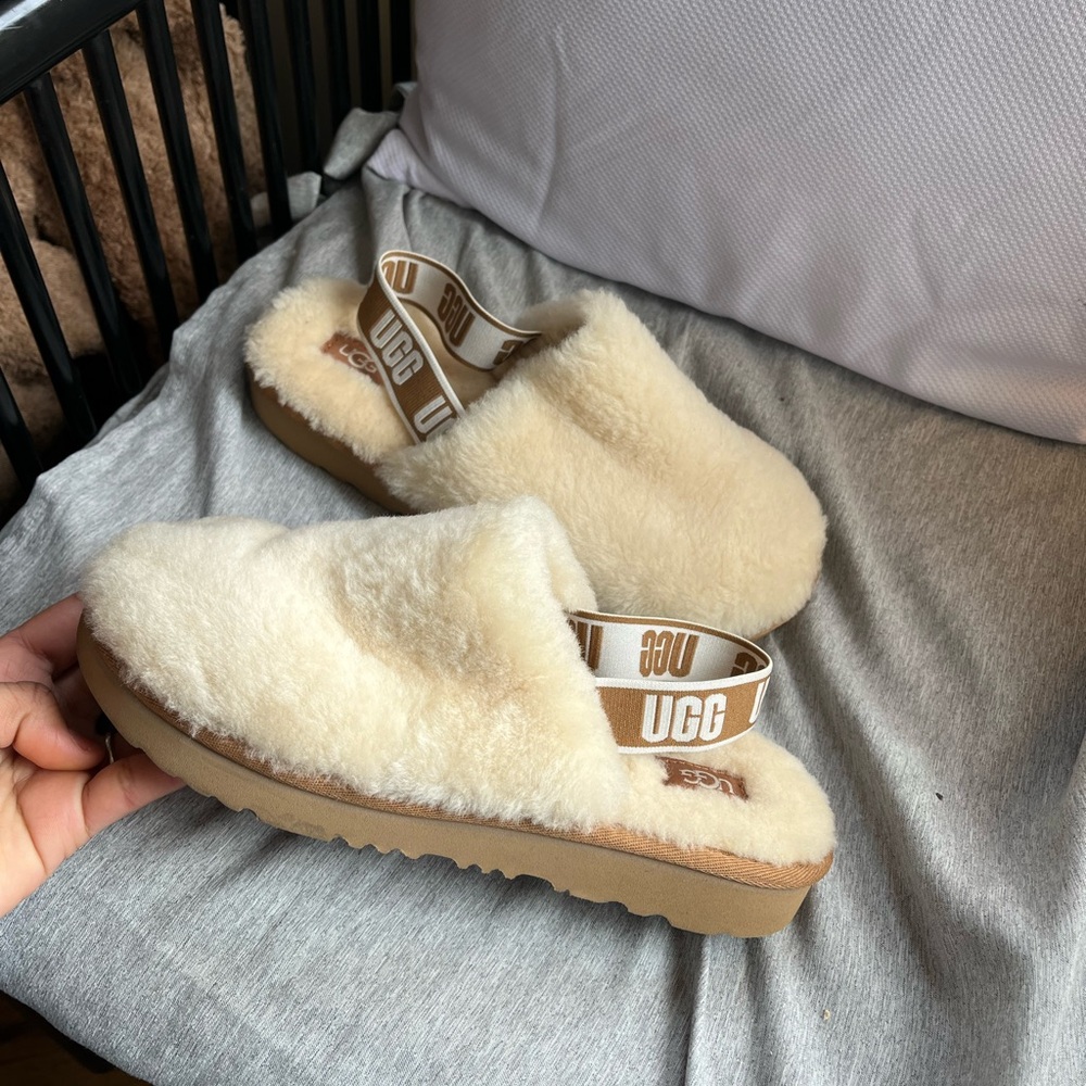 Uggs Clogs - image 2